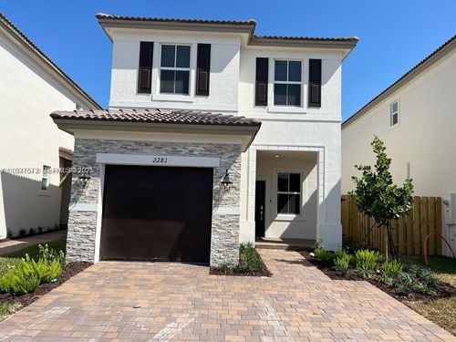 2281 Nw 131st Cir, Miami, FL, 33167-1383 | Card Image