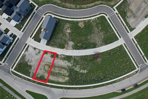 9479 E Lake Vista Parkway, Oak Creek, WI, 53154 | Card Image