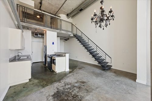 13432-2000 Bagby St, Houston, TX, 77002-8595 | Card Image
