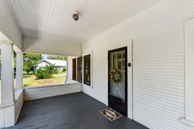 Covered front porch | Image 4