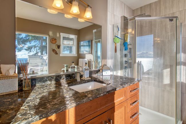 6437 Sunshine Coast Highway, House other with 5 bedrooms, 3 bathrooms and 4 parking in Sechelt BC | Image 36