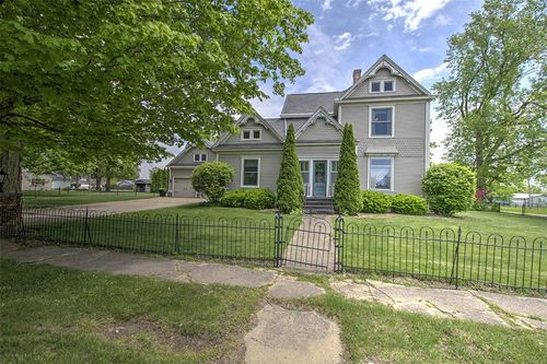 200 N Pine St, Maroa, IL, 61756-9240 | Card Image