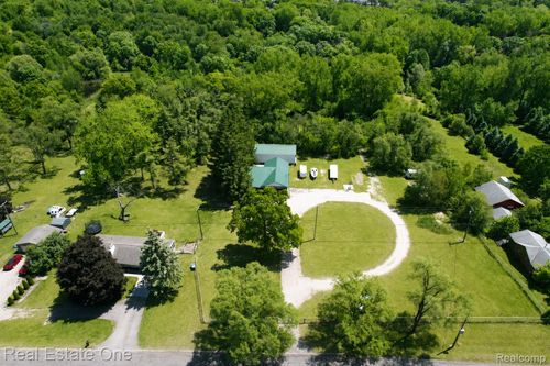 1325 S Hospital Road, Waterford Charter Township, MI, 48327 | Card Image