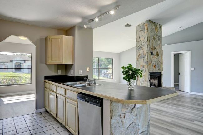 123 Friar Ct, House other with 3 bedrooms, 2 bathrooms and null parking in SEBASTIAN FL | Image 17