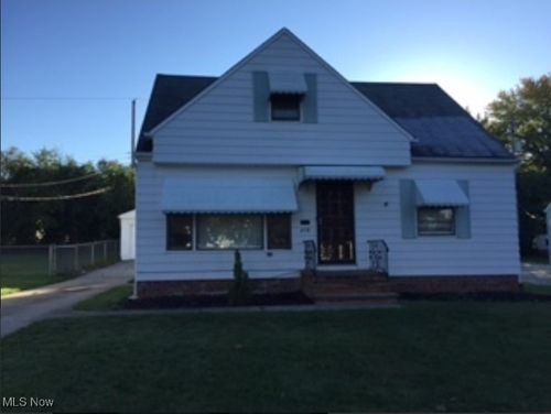 458 Westview Rd, Bedford, OH, 44146-2214 | Card Image