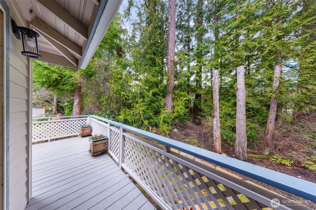 Nice sized deck | Image 4