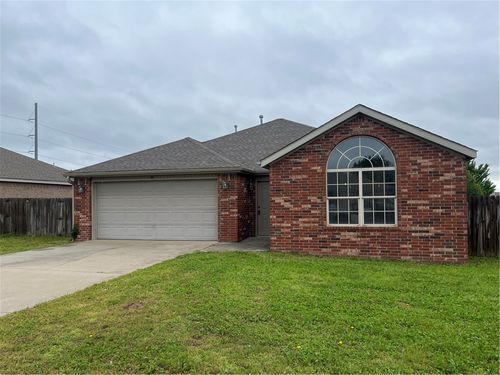 121 Willow Dr, Centerton, AR, 72719-7930 | Card Image