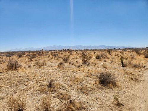 1 La Mesa Rd, Phelan, CA, 92371 | Card Image