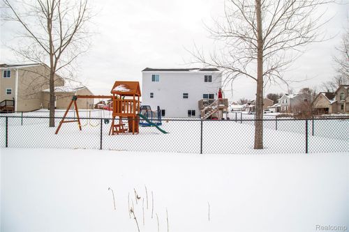 2884 Berkshire St, Lapeer, MI, 48446-4419 | Card Image