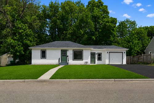 6018 Camden Ave N, Brooklyn Center, MN, 55430-2733 | Card Image