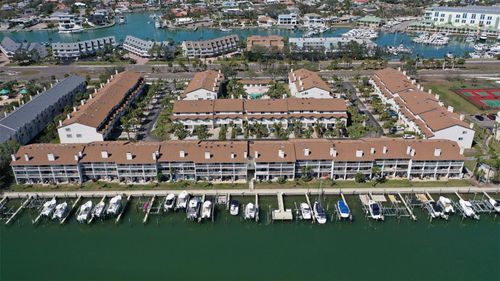 325 Madeira Cir, TIERRA VERDE, FL, 33715-1983 | Card Image