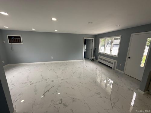 25 Martin Rd S, Bethpage, NY, 11714-5109 | Card Image