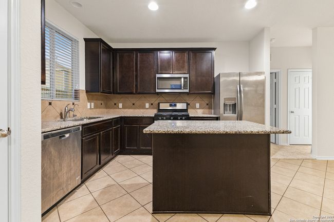 12807 Limestone Way, House other with 4 bedrooms, 3 bathrooms and null parking in San Antonio TX | Image 9