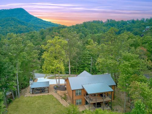 1815 Deer Haven Rd, Sevierville, TN, 37876-2683 | Card Image