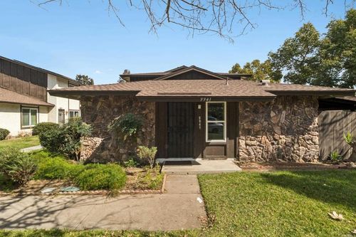 9941 Woodpark Dr, Santee, CA, 92071-1643 | Card Image