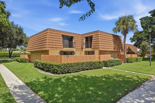 236 Charter Way, West Palm Beach, FL, 33407-6652 | Card Image