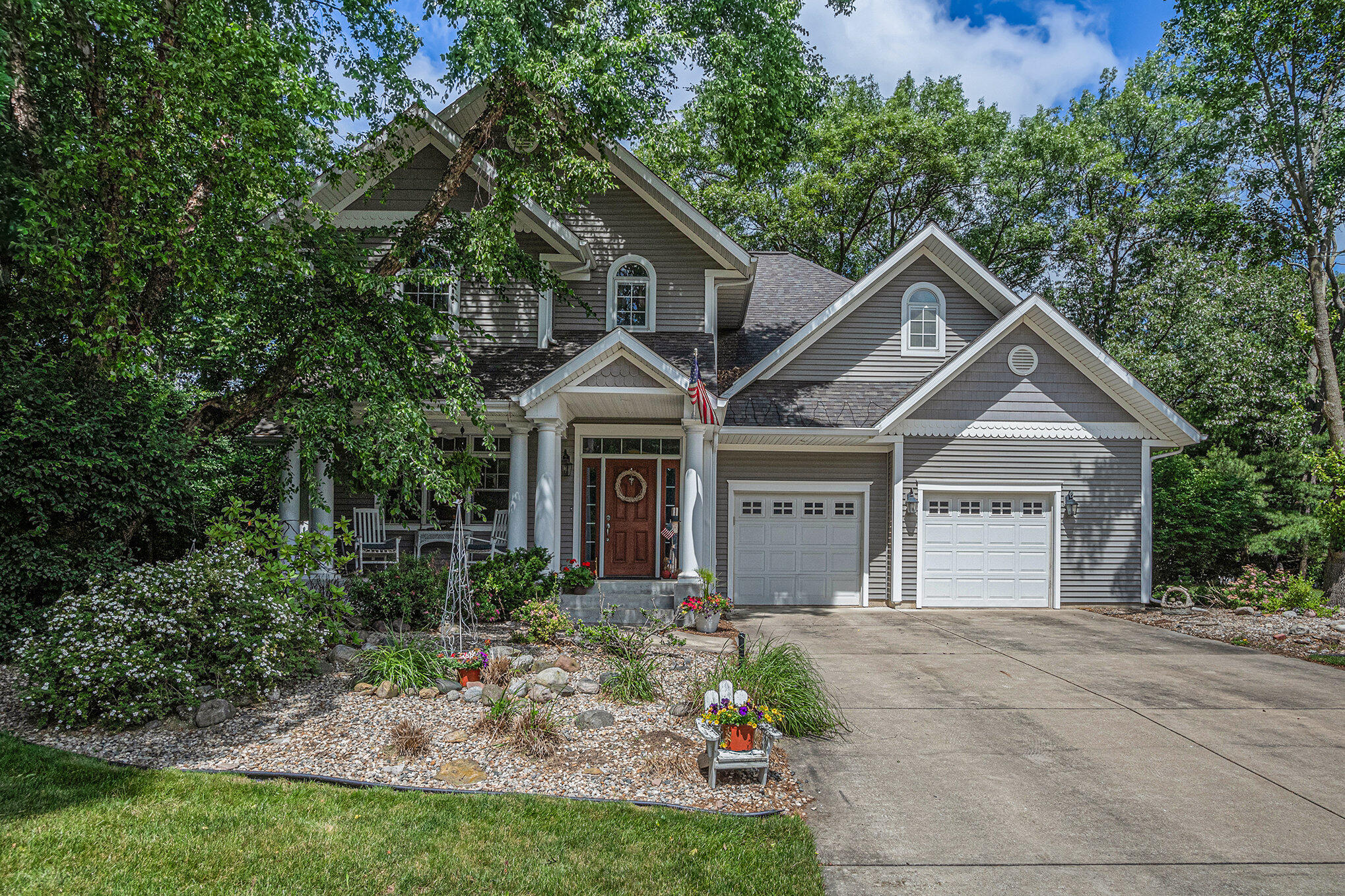 Elm Ct, New Buffalo, MI 49117