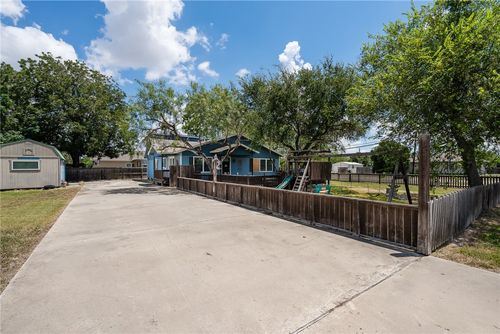 153 Avenue C, Taft, TX, 78390-2621 | Card Image