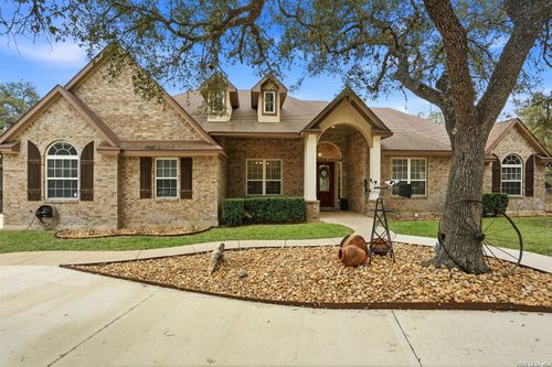 813 County Road 375, San Antonio, TX, 78253-6812 | Card Image