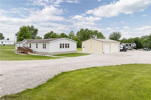 201 N Willis Street, Hamilton, MO, 64644 | Card Image