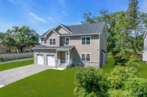 35 Pennsylvania Ave, Waretown, NJ, 08758-2233 | Card Image