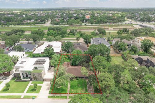 5011 Braesvalley Dr, Houston, TX, 77096-2705 | Card Image