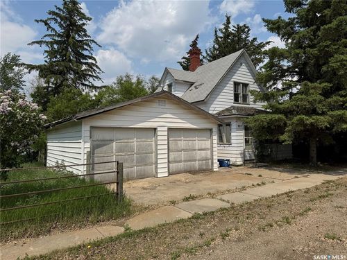 823 Main St, Holdfast, SK, S0G0E3 | Card Image