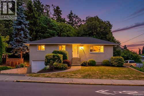 883 Lampson St, Esquimalt, BC, V9A6B6 | Card Image