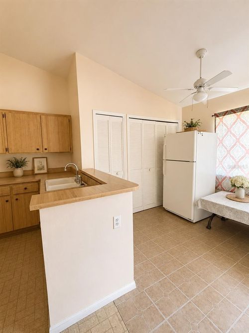 25-5802 Red Dahlia Ct, Orlando, FL, 32807-3275 | Card Image