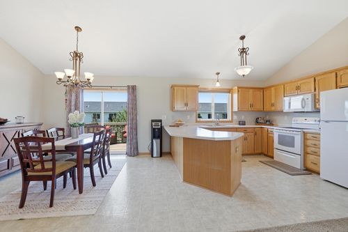 936 S Chestnut St, Belle Plaine, MN, 56011-2297 | Card Image