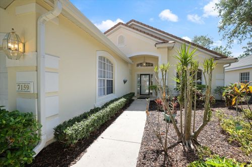 7159 Victoria Cir, UNIVERSITY PARK, FL, 34201-2313 | Card Image