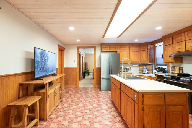 925 W Spruce St, House other with 3 bedrooms, 2 bathrooms and null parking in Missoula MT | Image 32