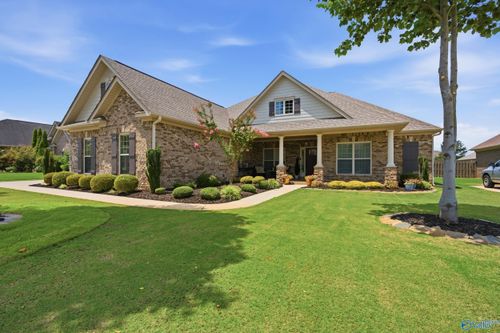 32 Forest Meadow Blvd Sw, Huntsville, AL, 35824-4033 | Card Image