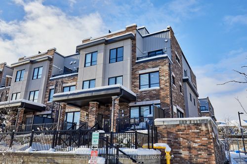 8-70 Baynes Way, Bradford, ON, L3Z4M3 | Card Image