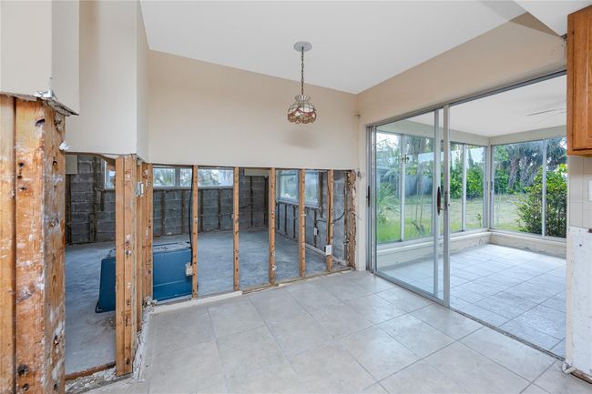 11465 7 Th St E, House other with 2 bedrooms, 2 bathrooms and null parking in Treasure Island FL | Image 20