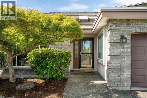 828 Devon Pl, Qualicum Beach, BC, V9K2P2 | Card Image