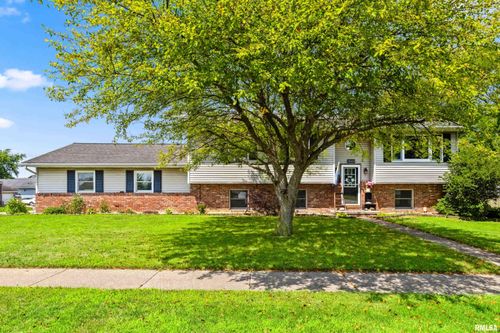 1910 Century Dr, Eureka, IL, 61530-1667 | Card Image