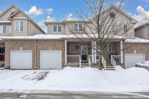 5-253 Sprucewood Cres, Bowmanville, ON, L1C0G6 | Card Image