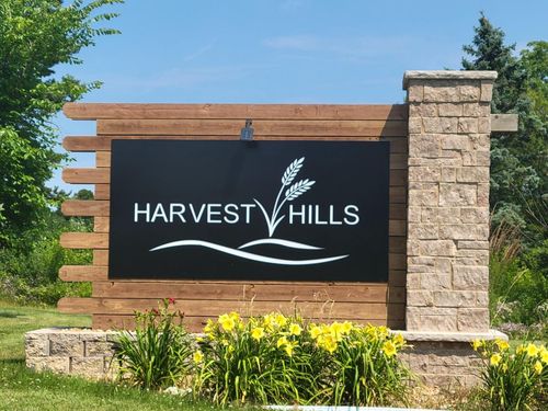 lt18-W129N11980 Harvest Ridge, Germantown, WI, 53022 | Card Image