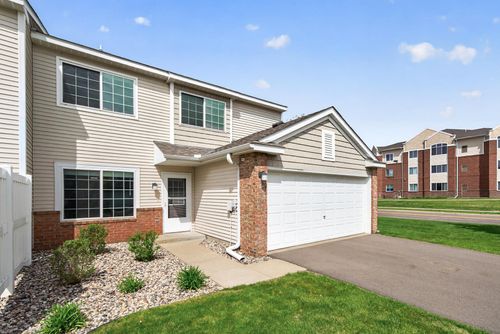 15822 Fleet Trl, Apple Valley, MN, 55124-6013 | Card Image
