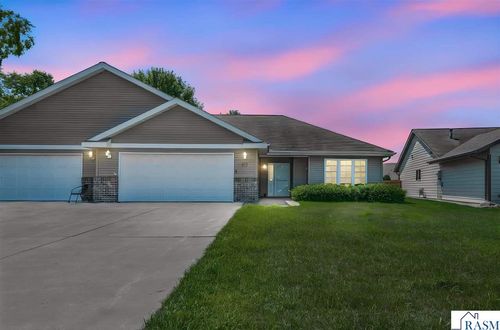 117 Cardinal Dr, Mankato, MN, 56001-6711 | Card Image