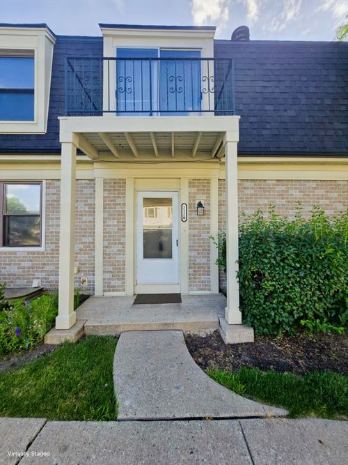 18d-2120 N Ginger Creek Dr, Palatine, IL, 60074-1312 | Card Image