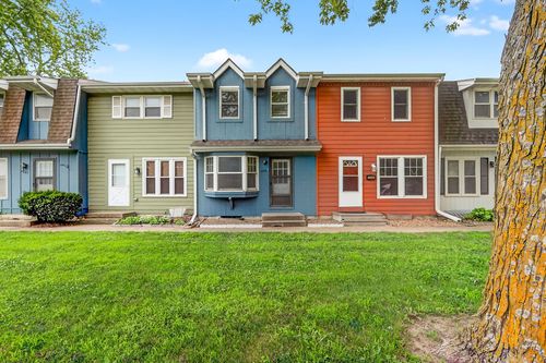 4047 E University Ave, Des Moines, IA, 50317-1611 | Card Image
