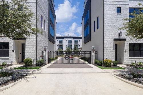 2914 Lamar St, Houston, TX, 77003-3820 | Card Image