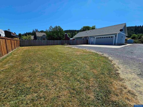 4581 Kalmia St, Sweet Home, OR, 97386-1224 | Card Image