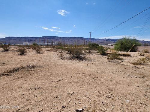 000 W Gandolf Way, Yucca, AZ, 86438 | Card Image