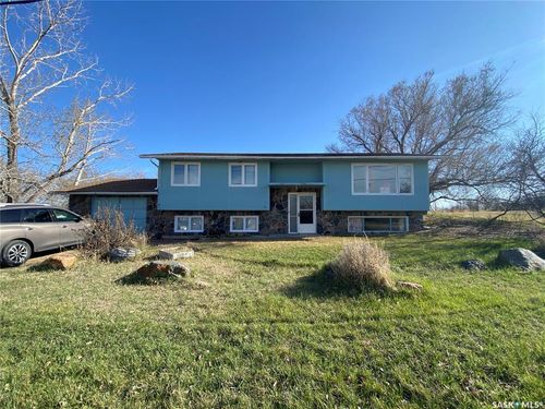 209 3rd Ave W, Frontier, SK, S0N0A2 | Card Image
