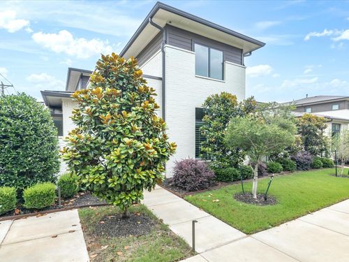 324 Nursery Ln, Fort Worth, TX, 76114-4337 | Card Image