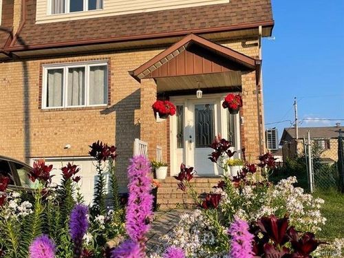 4796 Rue René-Coty, Laval, QC, H7W2J4 | Card Image