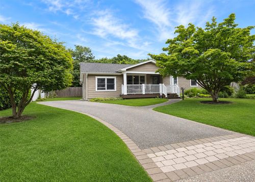 19 Evy Court, Islip, NY, 11782 | Card Image